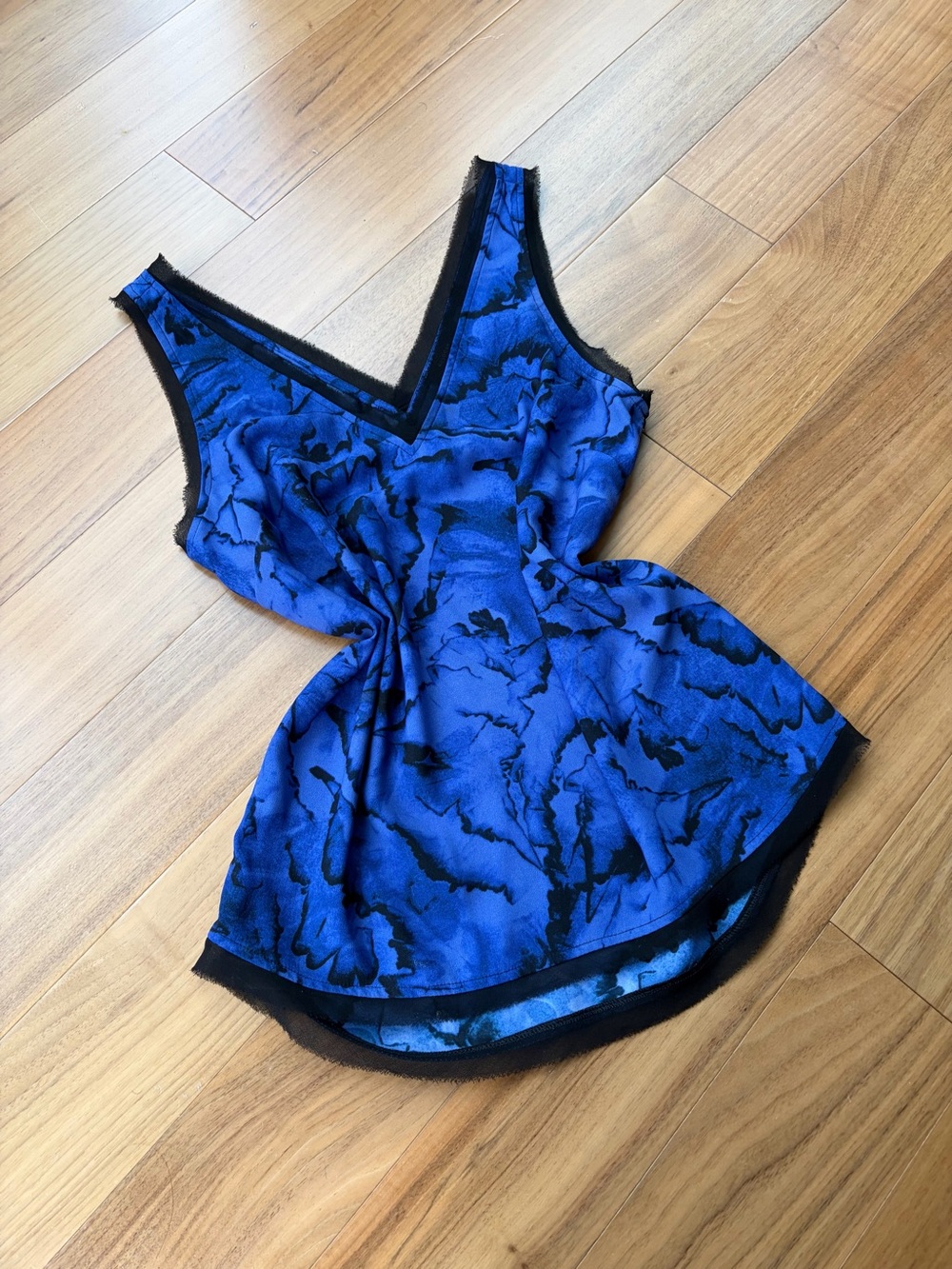 Halogen Blue and Black V-Neck Printed Shell
